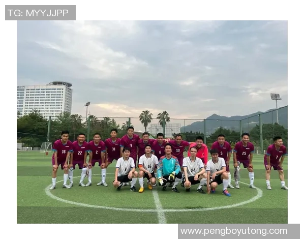 李华在足球界的成就与影响力是否足以称他为足球明星