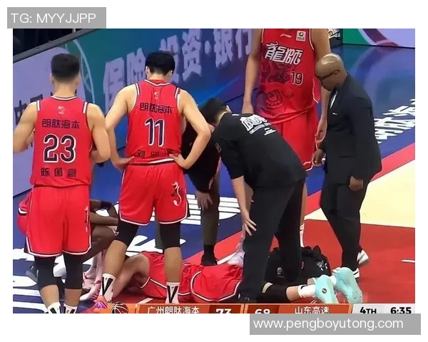 篮球明星颈部受伤引发关注视频曝光球迷纷纷表达关心与支持 篮球明星颈部受伤引发关注视频曝光球迷纷纷表达关心与支持